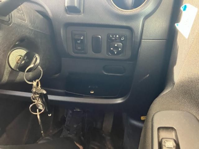 MITSUBISHI TOPPO 4WD 2012