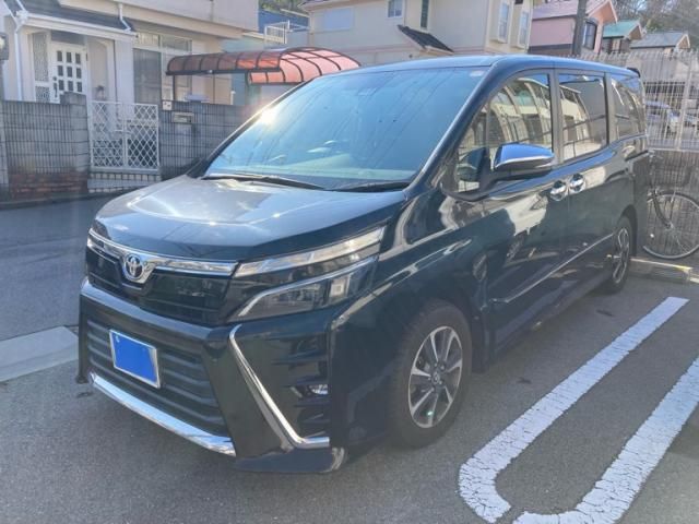 TOYOTA VOXY 2018