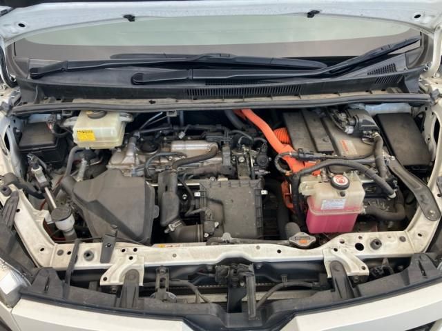 TOYOTA VOXY HYBRID 2017