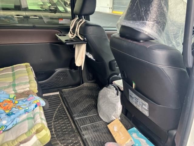 TOYOTA ESQUIRE HYBRID 2017