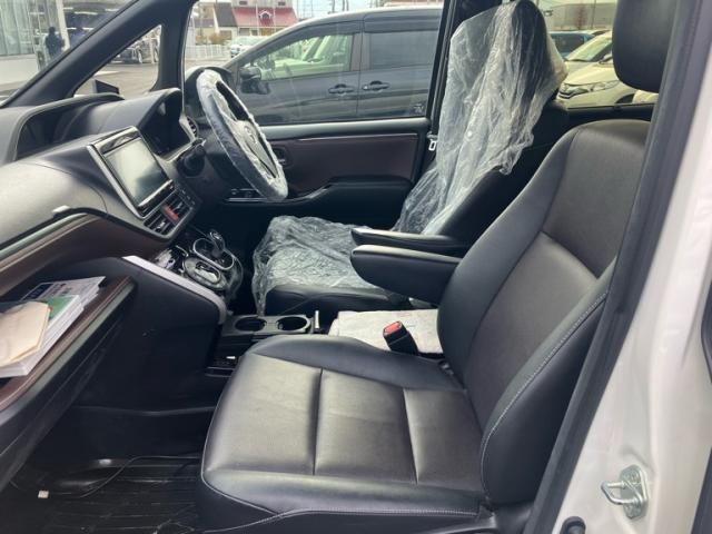 TOYOTA ESQUIRE HYBRID 2017