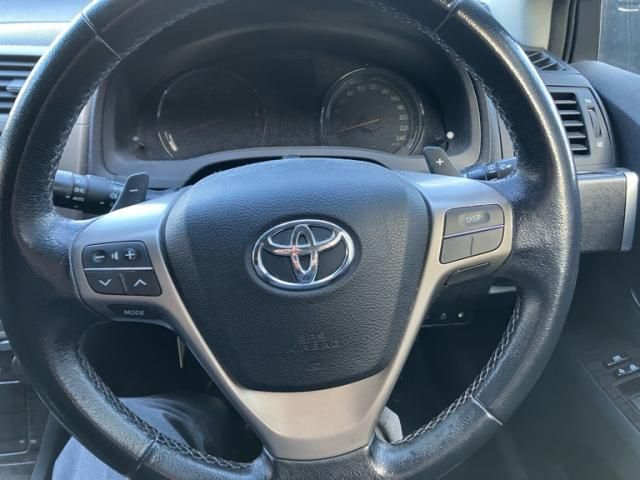 TOYOTA AVENSISWAGON 2012