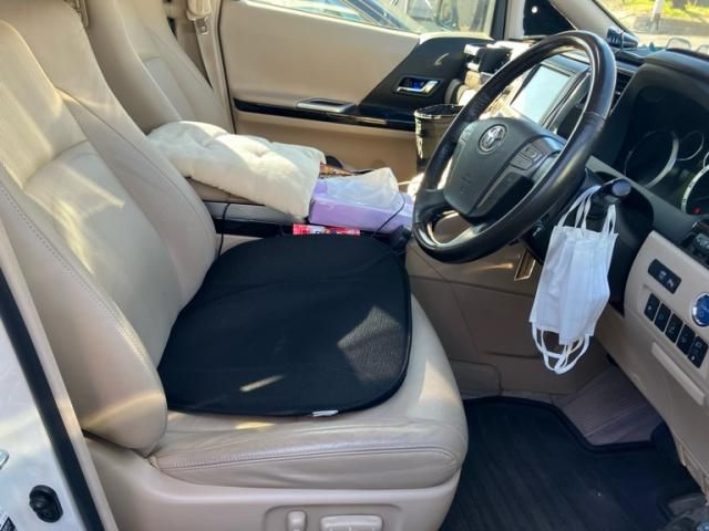 TOYOTA ALPHARD hybrid 4WD 2013