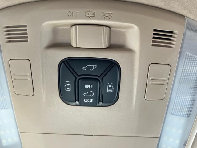 TOYOTA ALPHARD hybrid 4WD 2013