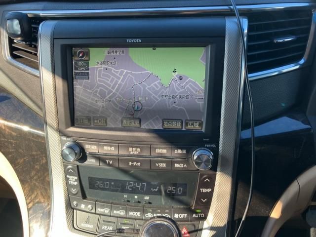 TOYOTA ALPHARD hybrid 4WD 2013