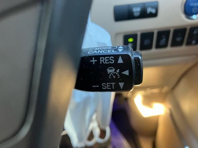 TOYOTA ALPHARD hybrid 4WD 2013