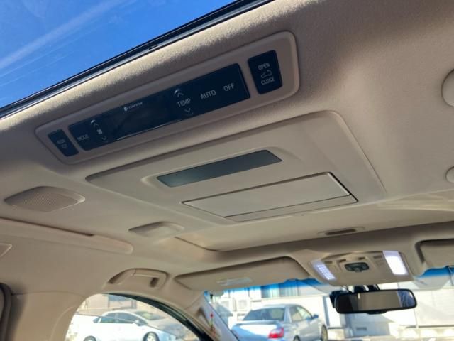 TOYOTA ALPHARD hybrid 4WD 2013