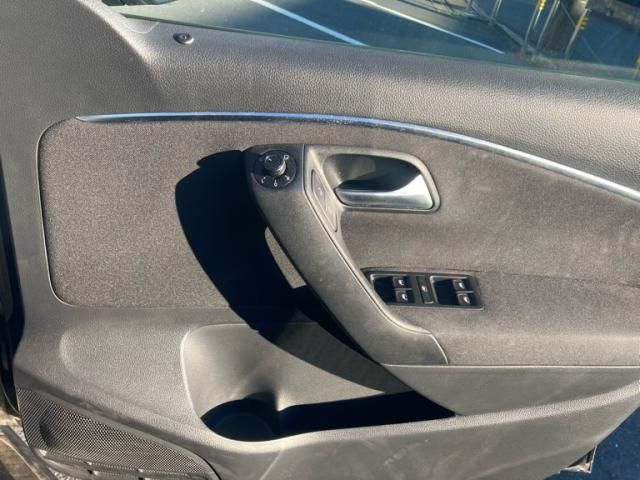 VOLKSWAGEN VOLKSWAGEN POLO 2016