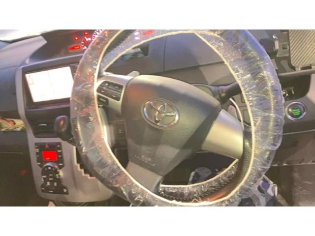 TOYOTA NOAH 4WD 2011