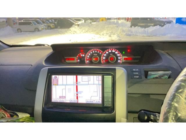 TOYOTA NOAH 4WD 2011