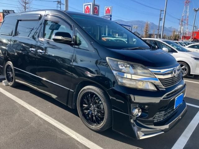 TOYOTA VELLFIRE 2013
