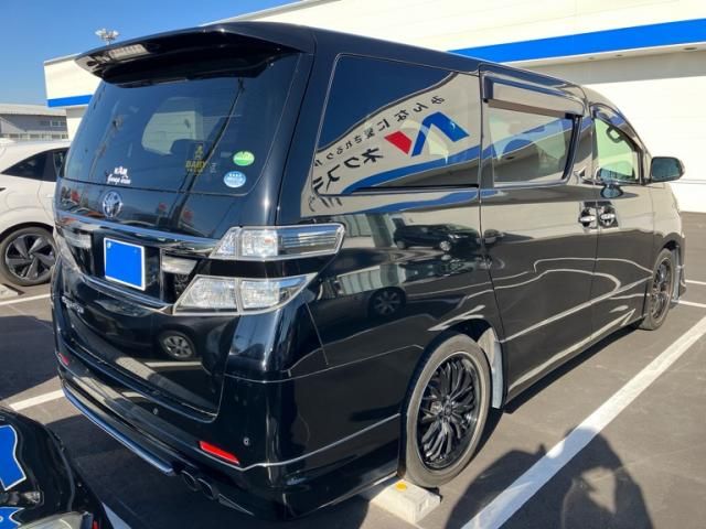 TOYOTA VELLFIRE 2013