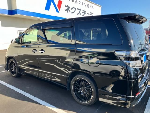 TOYOTA VELLFIRE 2013