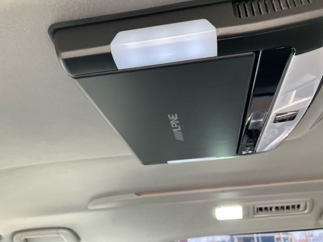 TOYOTA VELLFIRE 2013