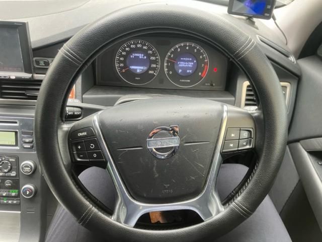 VOLVO VOLVO V70 2010