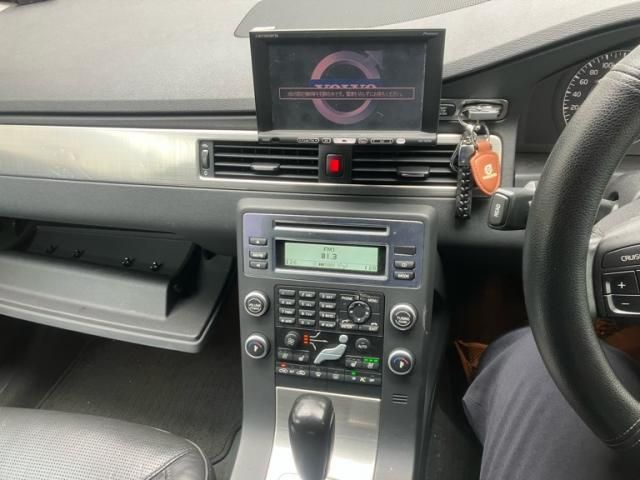 VOLVO VOLVO V70 2010