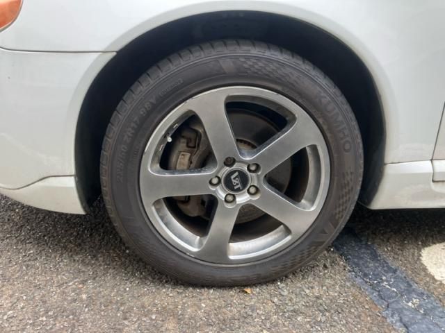 VOLVO VOLVO V70 2010