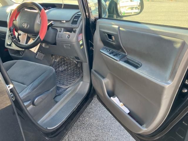TOYOTA VOXY 2008