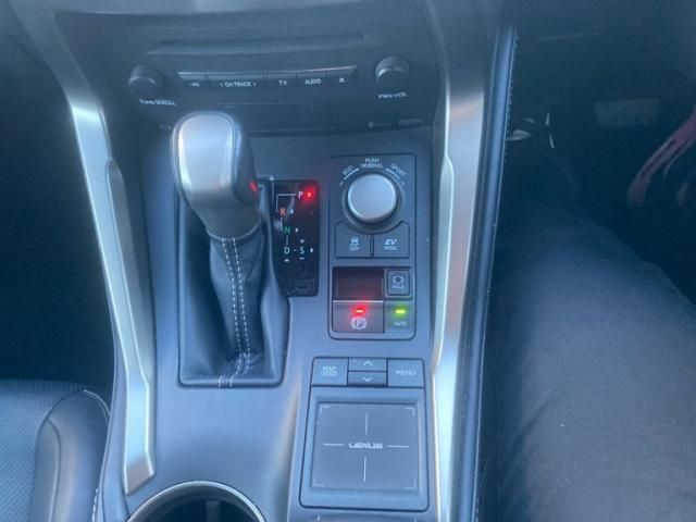 TOYOTA LEXUS NX300h 2016