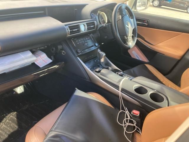 TOYOTA LEXUS IS300h 2013