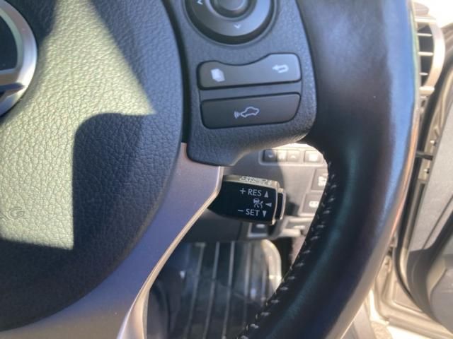 TOYOTA LEXUS IS300h 2013