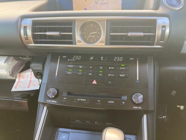 TOYOTA LEXUS IS300h 2013