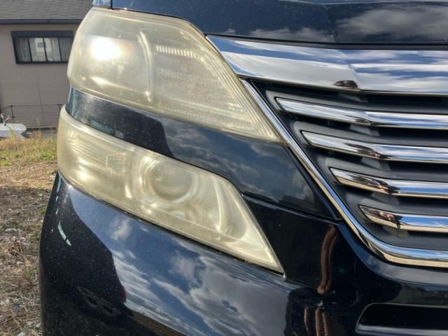 TOYOTA VELLFIRE 2011