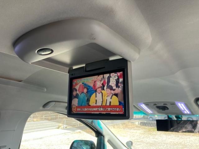 TOYOTA VELLFIRE 2011