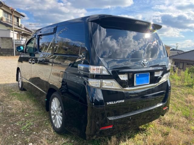 TOYOTA VELLFIRE 2011