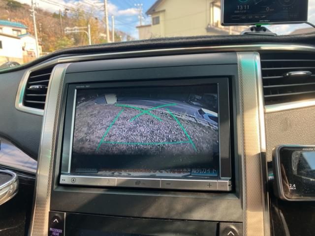 TOYOTA VELLFIRE 2011