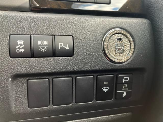 TOYOTA VELLFIRE 2011