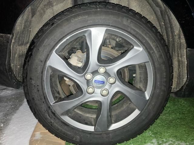 VOLVO VOLVO V40 CROSS COUNTRY 2013