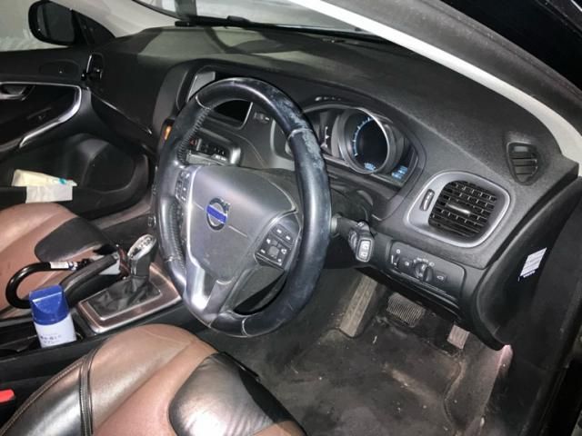 VOLVO VOLVO V40 CROSS COUNTRY 2013