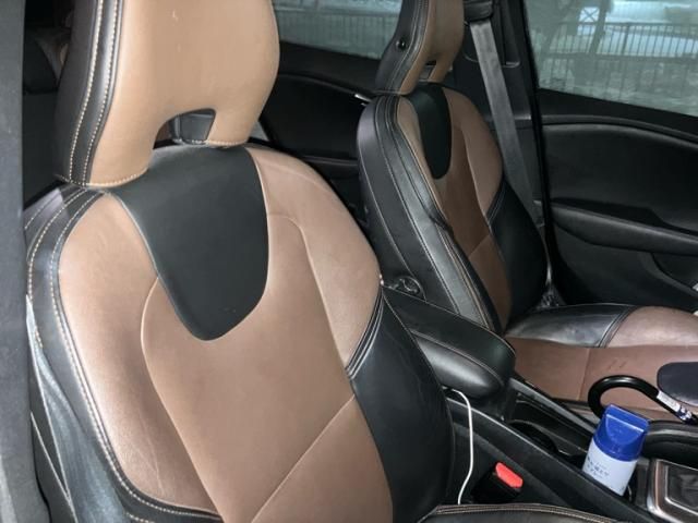 VOLVO VOLVO V40 CROSS COUNTRY 2013