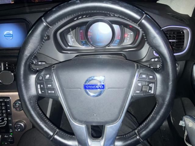 VOLVO VOLVO V40 CROSS COUNTRY 2013