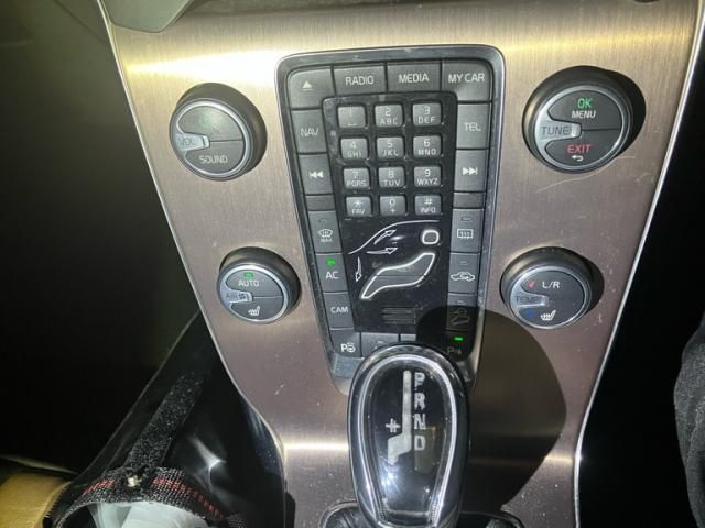 VOLVO VOLVO V40 CROSS COUNTRY 2013