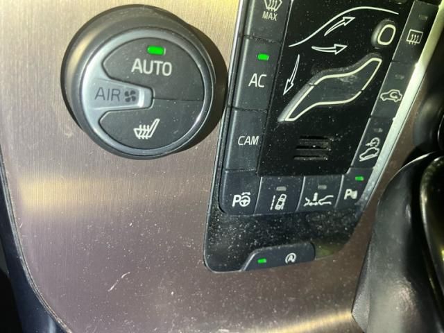 VOLVO VOLVO V40 CROSS COUNTRY 2013