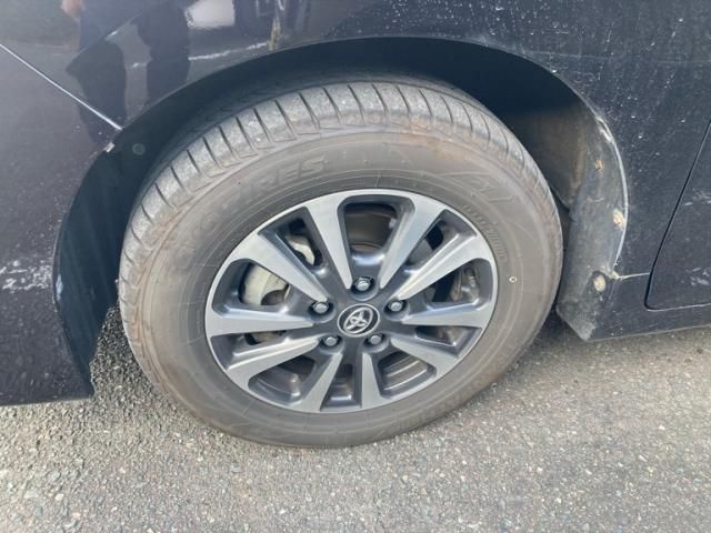 TOYOTA ESQUIRE HYBRID 2018