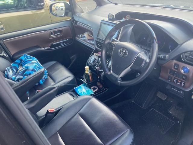 TOYOTA ESQUIRE HYBRID 2018