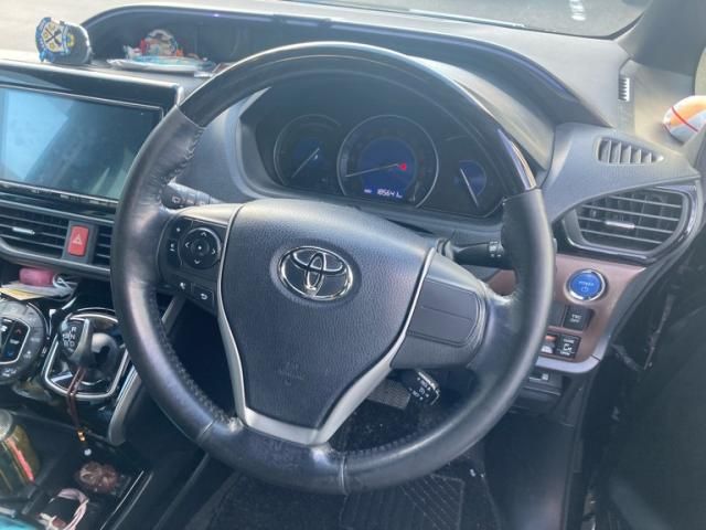 TOYOTA ESQUIRE HYBRID 2018