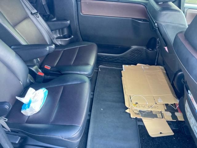 TOYOTA ESQUIRE HYBRID 2018