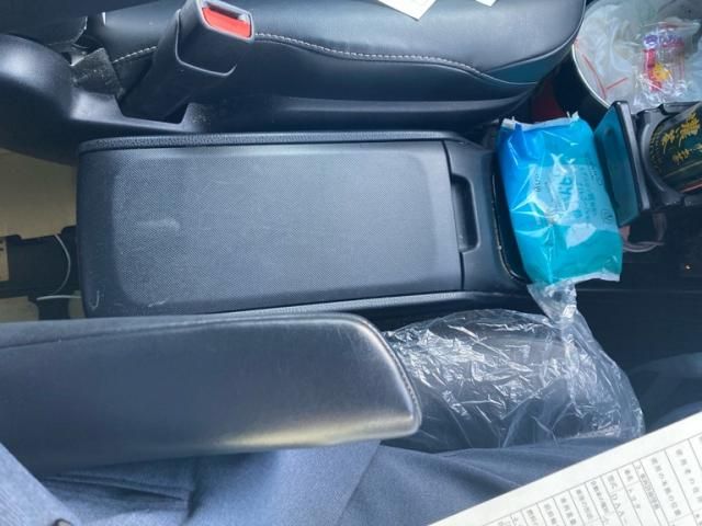 TOYOTA ESQUIRE HYBRID 2018