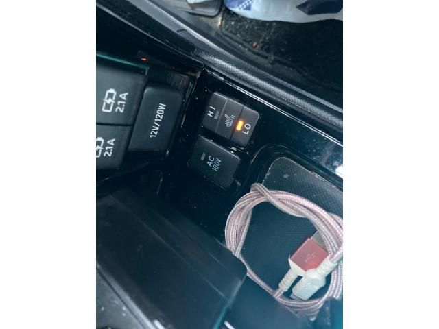 TOYOTA ESQUIRE HYBRID 2018