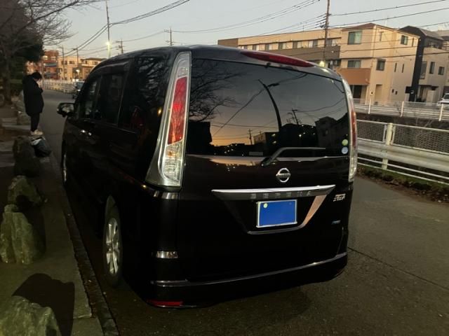 NISSAN SERENA  WG 2011