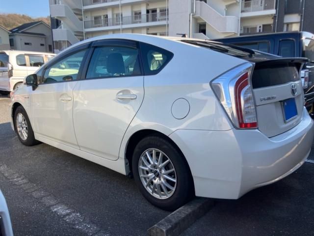 TOYOTA PRIUS 2015