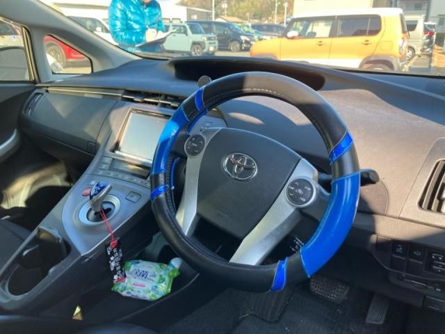 TOYOTA PRIUS 2015