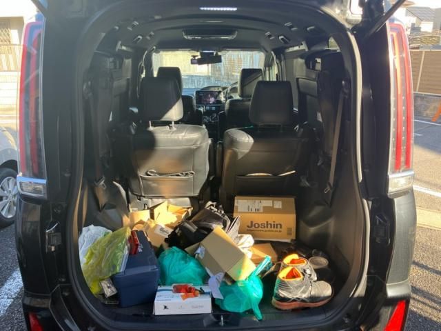 TOYOTA NOAH HYBRID 2017