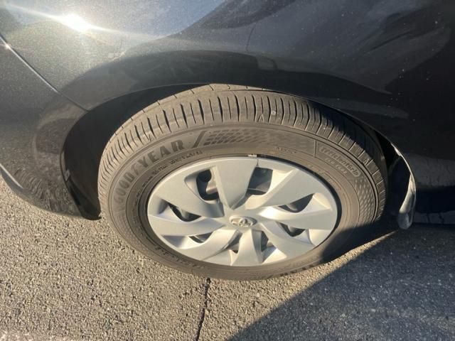 TOYOTA VITZ HYBRID 2018