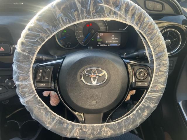 TOYOTA VITZ HYBRID 2018