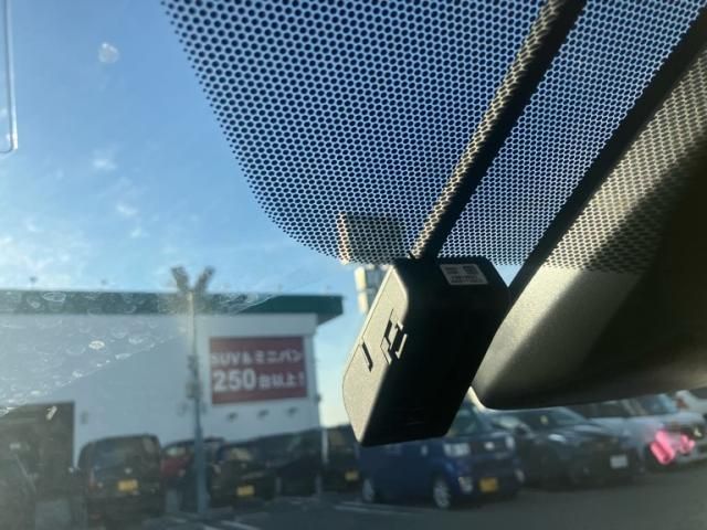 TOYOTA VITZ HYBRID 2018